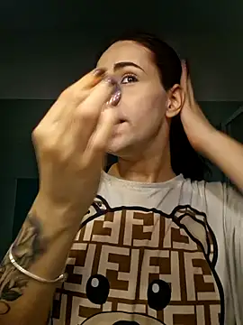 Snapshot of perla97 chatting on October 10, 2025, 10:27 am perla97 online show from October 10, 2025, 10:27 am