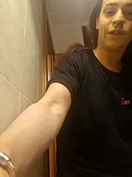 Snapshot of perla97 chatting on February 11, 2025, 8:20 pm perla97 online show from February 11, 2025, 8:20 pm