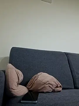 perla97 online show from February 11, 2026, 1:44 pm