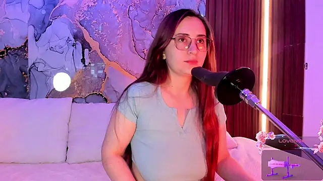 centaurigirl online show from September 19, 2025, 3:16 pm