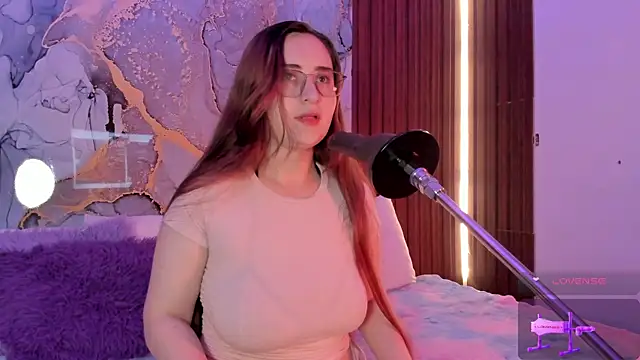 centaurigirl online show from October 28, 2025, 11:03 pm