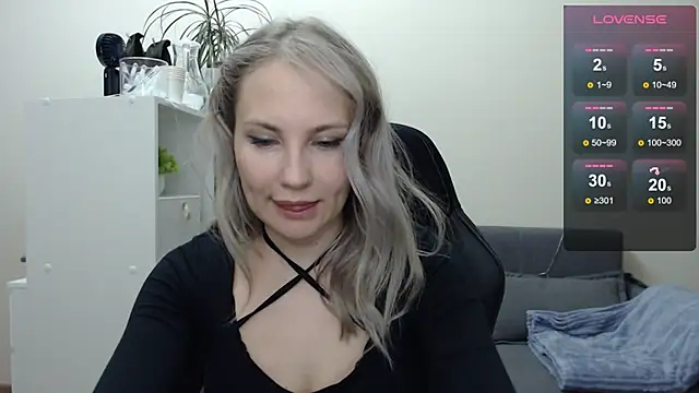 Snapshot of Sunny_bunny6 chatting on January 11, 2025, 1:32 pm Sunny bunny6 online show from January 11, 2025, 1:32 pm