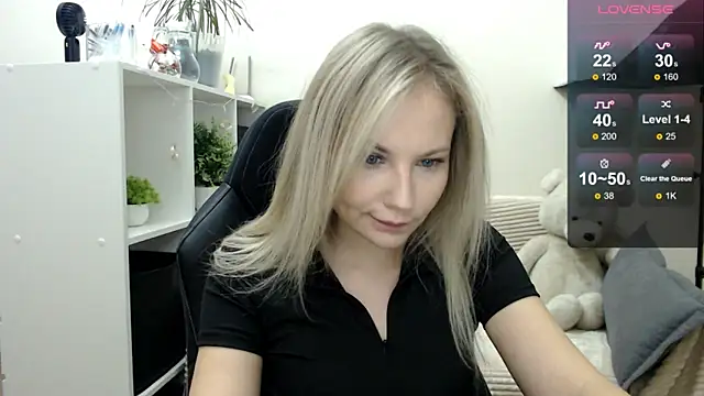 Sunny bunny6 online show from November 3, 2025, 3:23 am