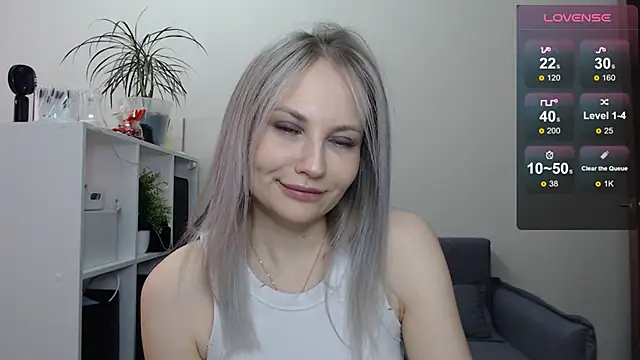 Snapshot of Sunny_bunny6 chatting on March 5, 2025, 6:23 am Sunny bunny6 online show from March 5, 2025, 6:23 am