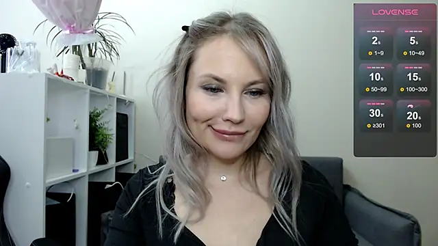 Snapshot of Sunny_bunny6 chatting on March 19, 2025, 6:46 am Sunny bunny6 online show from March 19, 2025, 6:46 am