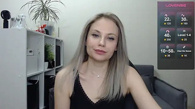 Snapshot of Sunny_bunny6 chatting on March 6, 2025, 9:42 pm Sunny bunny6 online show from March 6, 2025, 9:42 pm