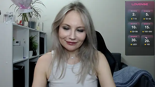 Snapshot of Sunny_bunny6 chatting on March 12, 2025, 9:02 am Sunny bunny6 online show from March 12, 2025, 9:02 am