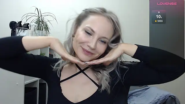 Snapshot of Sunny_bunny6 chatting on January 11, 2025, 3:34 am Sunny bunny6 online show from January 11, 2025, 3:34 am