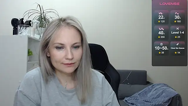 Snapshot of Sunny_bunny6 chatting on January 10, 2025, 9:34 am Sunny bunny6 online show from January 10, 2025, 9:34 am