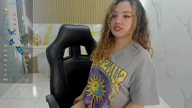 Snapshot of violet_sub chatting on February 12, 2026, 1:44 pm violet sub online show from February 12, 2026, 1:44 pm