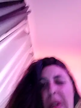 maipilu online show from October 4, 2025, 5:42 am