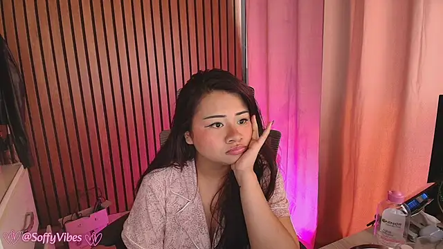 Snapshot of soffyvibes- chatting on November 11, 2025, 7:30 pm soffyvibes- online show from November 11, 2025, 7:30 pm