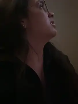 Emily Russo  online show from January 23, 2025, 1:41 am