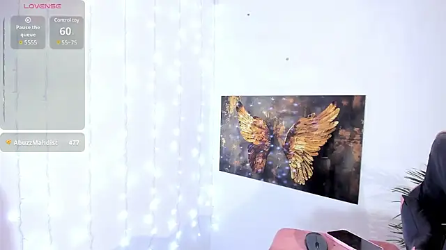 vioolettss online show from January 30, 2025, 4:06 am