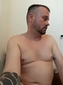 mikaaaaase online show from April 26, 2026, 5:43 pm