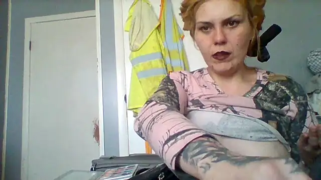 sexycockfiend777 online show from November 24, 2025, 5:24 pm