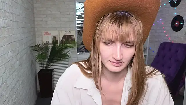 Nika Kitten online show from February 19, 2025, 5:49 pm