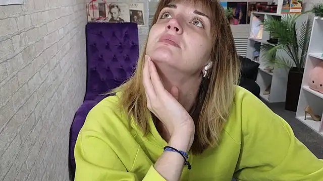 Nika Kitten online show from April 8, 2026, 10:06 am