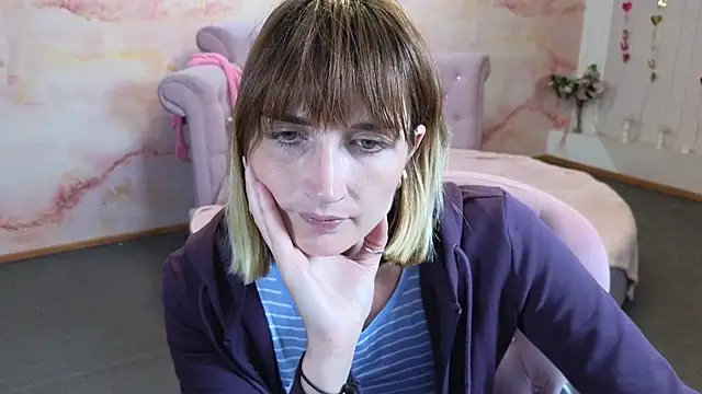 Nika Kitten online show from May 27, 2026, 6:54 am