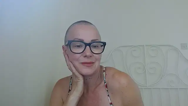 ELEGANT-ARIA36 online show from July 9, 2026, 1:21 pm
