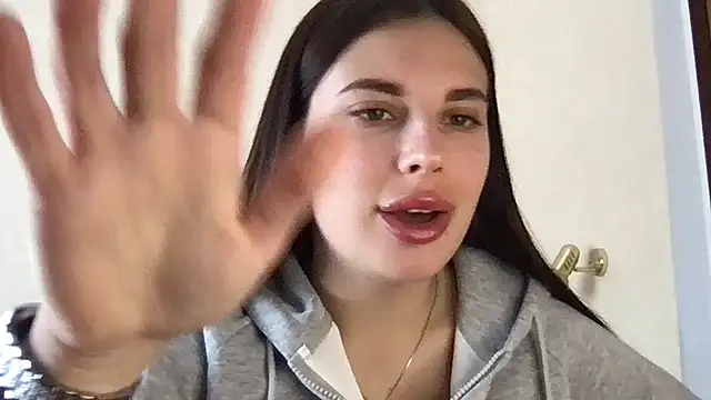 MoonriseGoddess online show from April 15, 2026, 9:04 am