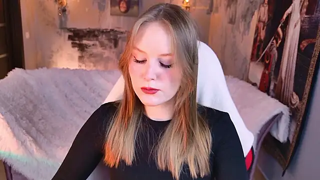 VivienLeeigh online show from March 9, 2026, 5:11 am