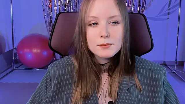 VivienLeeigh online show from February 16, 2025, 12:10 pm