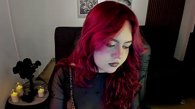 Snapshot of crimson_tati_ chatting on September 28, 2025, 4:30 am crimson tati  online show from September 28, 2025, 4:30 am