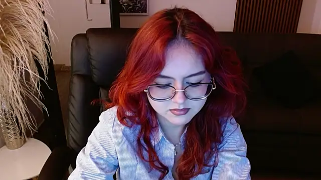 crimson tati  online show from February 12, 2025, 4:33 am