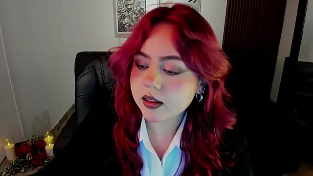 Snapshot of crimson_tati_ chatting on September 30, 2025, 3:34 am crimson tati  online show from September 30, 2025, 3:34 am