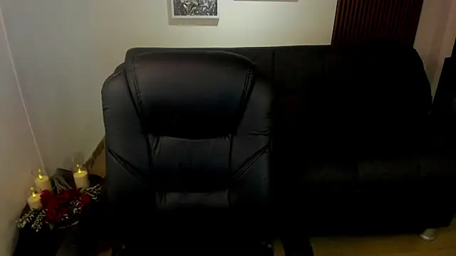 Snapshot of crimson_tati_ chatting on October 24, 2025, 3:49 am crimson tati  online show from October 24, 2025, 3:49 am