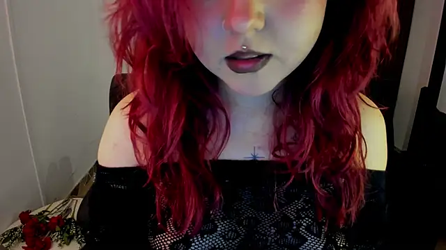 Snapshot of crimson_tati_ chatting on September 24, 2025, 6:42 am crimson tati  online show from September 24, 2025, 6:42 am