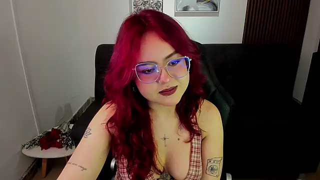crimson tati  online show from September 9, 2025, 4:55 am