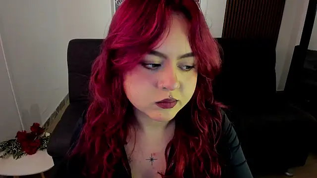 Snapshot of crimson_tati_ chatting on September 19, 2025, 4:05 am crimson tati  online show from September 19, 2025, 4:05 am