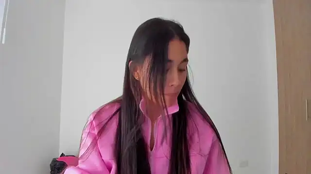 AriaMontgomery online show from December 3, 2025, 8:47 am