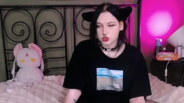 Snapshot of BlackyTea chatting on October 20, 2025, 8:09 pm BlackyTea online show from October 20, 2025, 8:09 pm