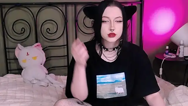 Snapshot of BlackyTea chatting on October 17, 2025, 10:11 pm BlackyTea online show from October 17, 2025, 10:11 pm