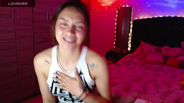 holy juli online show from October 1, 2025, 2:49 am