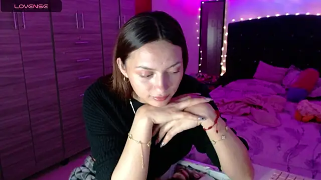 holy juli online show from September 29, 2025, 3:35 am