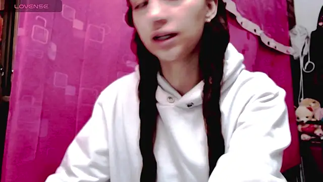 holy juli online show from January 11, 2026, 3:57 am