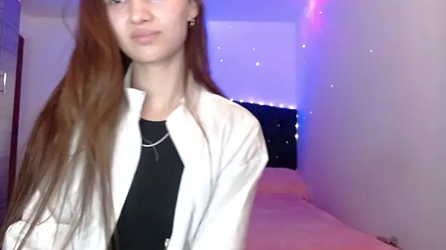 holy juli online show from April 17, 2026, 2:14 am