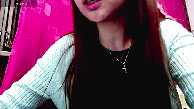 Snapshot of holy_juli chatting on January 16, 2026, 11:42 pm holy juli online show from January 16, 2026, 11:42 pm