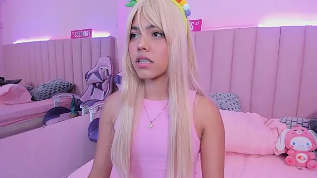 Snapshot of KellyOlsenbe chatting on March 1, 2025, 10:31 pm KellyOlsenbe online show from March 1, 2025, 10:31 pm