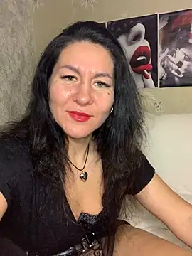 Snapshot of Tina_Moretti chatting on February 12, 2025, 12:16 am Tina Moretti online show from February 12, 2025, 12:16 am