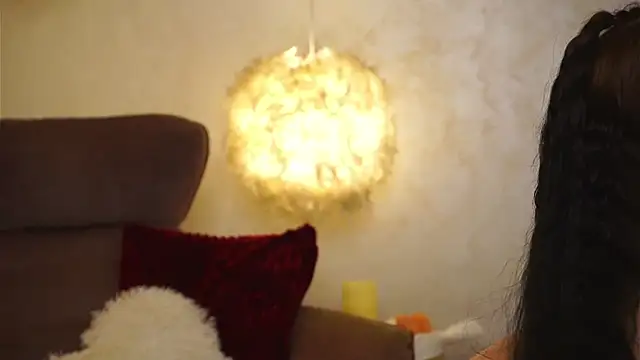 Snapshot of MiriamHazel chatting on December 3, 2024, 4:42 am MiriamHazel online show from December 3, 2024, 4:42 am