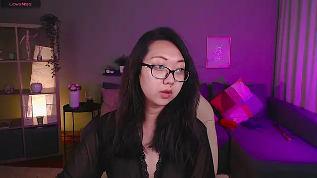 Marine Vact online show from September 27, 2025, 2:01 pm