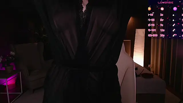 Marine Vact online show from October 10, 2025, 2:07 pm