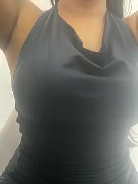 luara1988 online show from April 1, 2026, 4:26 pm