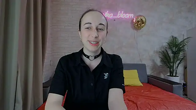 Snapshot of Anika_bloom chatting on February 23, 2025, 11:04 pm Anika bloom online show from February 23, 2025, 11:04 pm