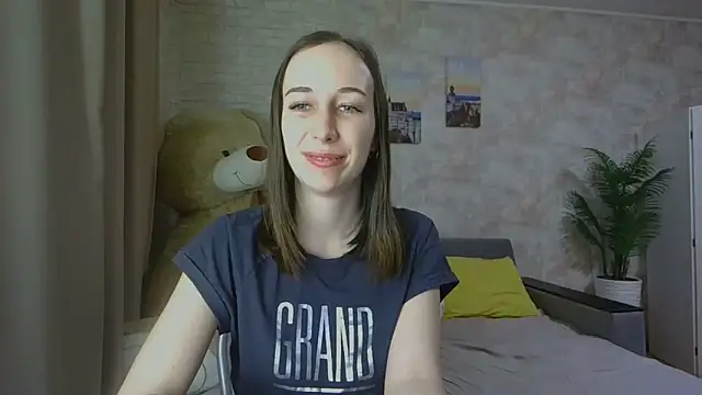 Snapshot of Anika_bloom chatting on October 28, 2025, 10:52 pm Anika bloom online show from October 28, 2025, 10:52 pm